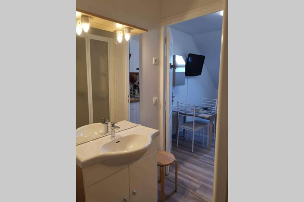 Studio Cosy Douillet Et Fonctionnel Lejlighed Savigny-le-Temple Eksteriør billede